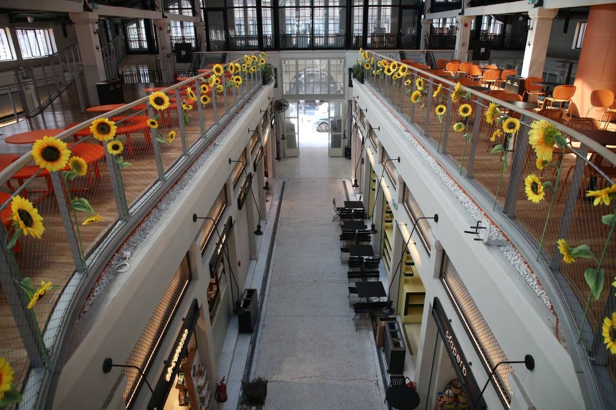 Νέα εποχή για τη Στοά Μοδιάνο με την υπογραφή των αδελφών Δούζη