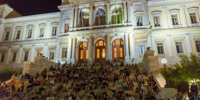 Όταν ένα ιδιαίτερο είδος ανθρώπων κατέλαβε τη Σύρο για 6 ημέρες