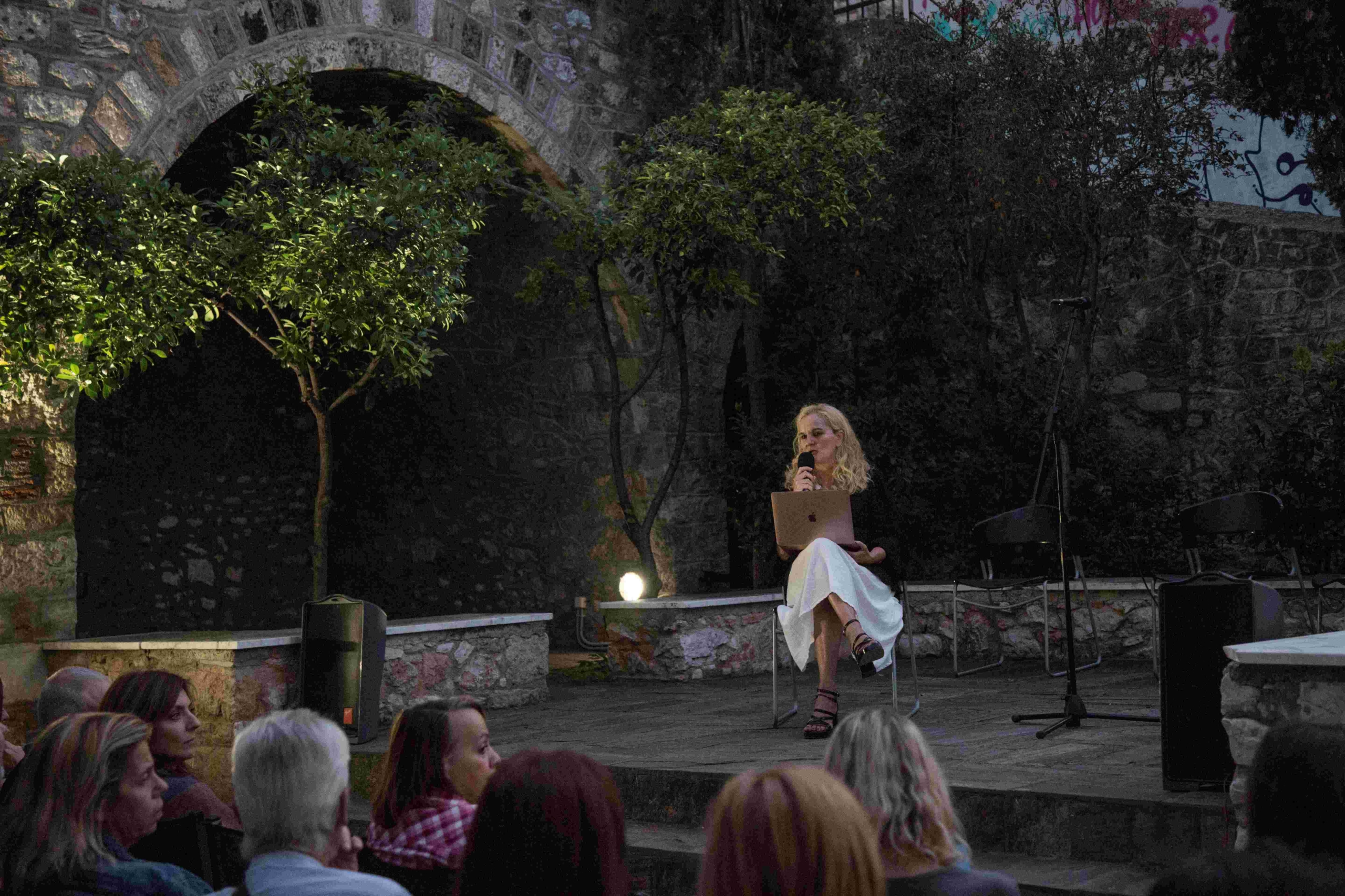 Η Μαριάννα Κάλμπαρη στην ανακοίνωση του φετινού ρεπερτορίου