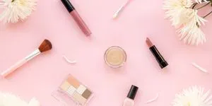 Perfect lips: Steps περιποίησης για βελούδινα χείλη