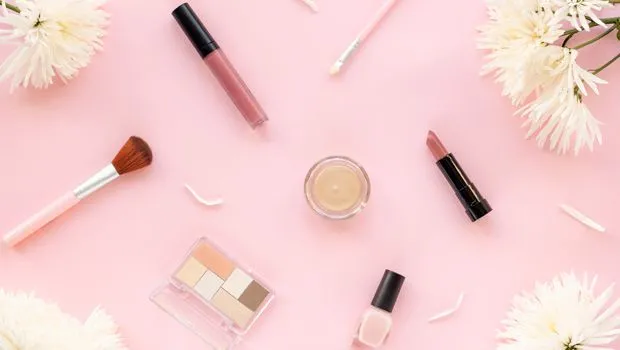 Perfect lips: Steps περιποίησης για βελούδινα χείλη