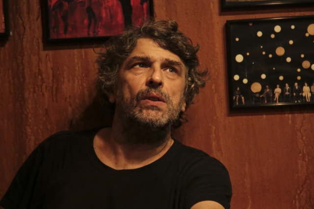 Κώστας Κουτσολέλος: Κάνω χιούμορ μ’ αυτούς που δεν τολμά κανείς. Κι αυτό έχει μια ηδονή