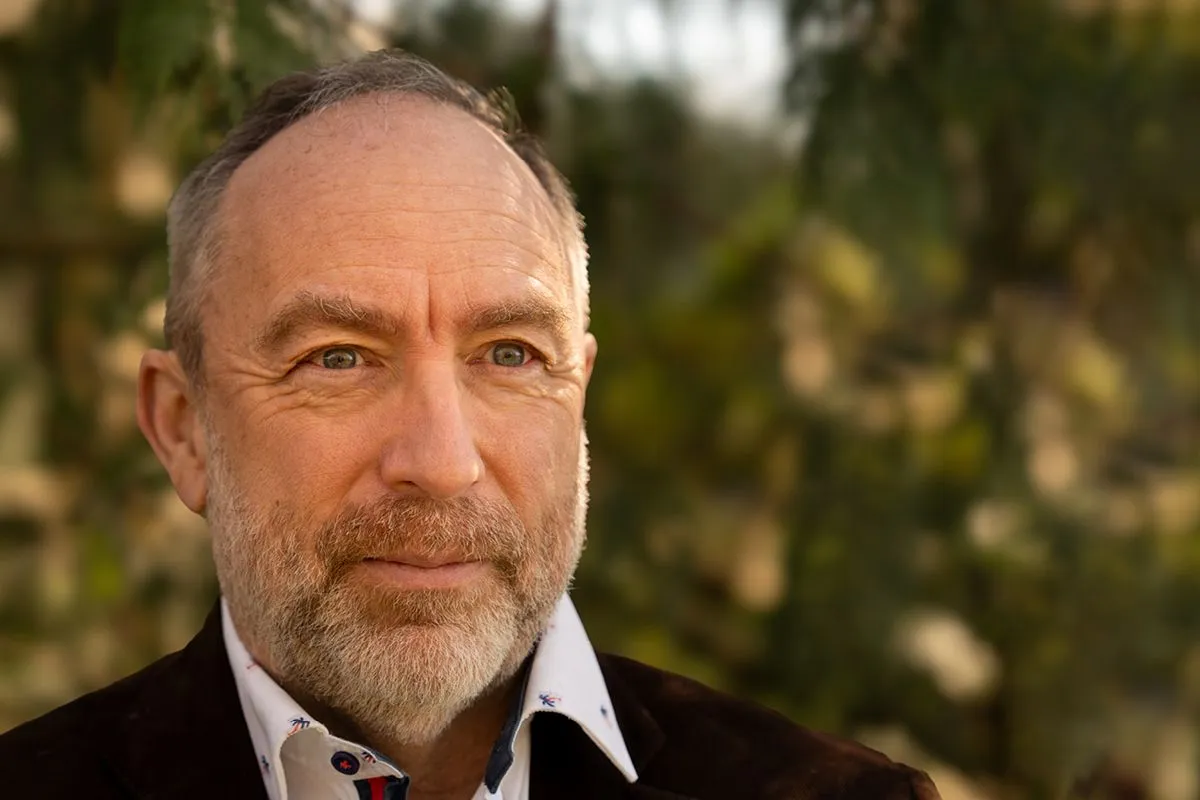 Jimmy Wales στο Fortune Greece: «Δεν μπορεί να υπάρξει επιχείρηση χωρίς εμπιστοσύνη» – Το μάθημα ηγεσίας της Wikipedia