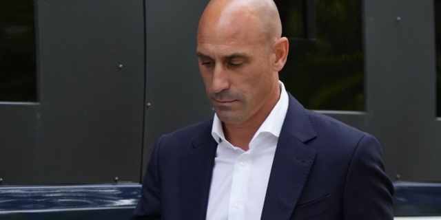 Βαριά καμπάνα στον Ρουμπιάλες: Η FIFA τον τιμώρησε με αποκλεισμό από το ποδόσφαιρο για τρία χρόνια