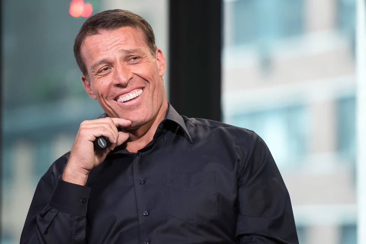 Tony Robbins αποκλειστικά στο Fortune Greece: «Το όριο κάθε επιχείρησης είναι ο ηγέτης της»