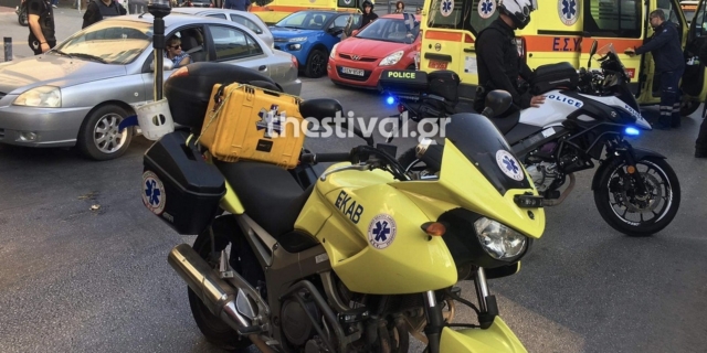 Θεσσαλονίκη: Μοτοσικλέτα παρέσυρε και τραυμάτισε σοβαρά ηλικιωμένη