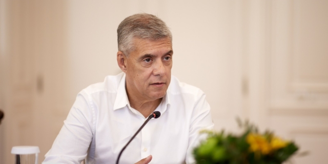Κώστας Αγοραστός