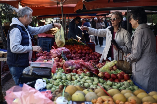 Πληθωρισμός: Συνεχίζεται το ράλι στα τρόφιμα – Φρένο στον γενικό δείκτη