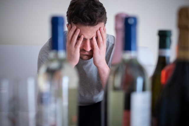 Αλκοόλ: Πόσοι πεθαίνουν κάθε χρόνο στην Ελλάδα