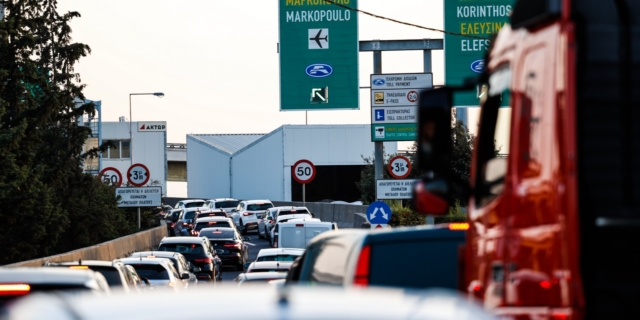 Αυξημένη κίνηση στην Αττική Οδό