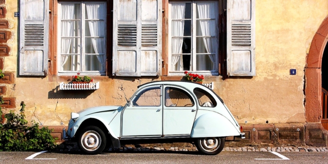 αυτοκίνητο στην πόλη