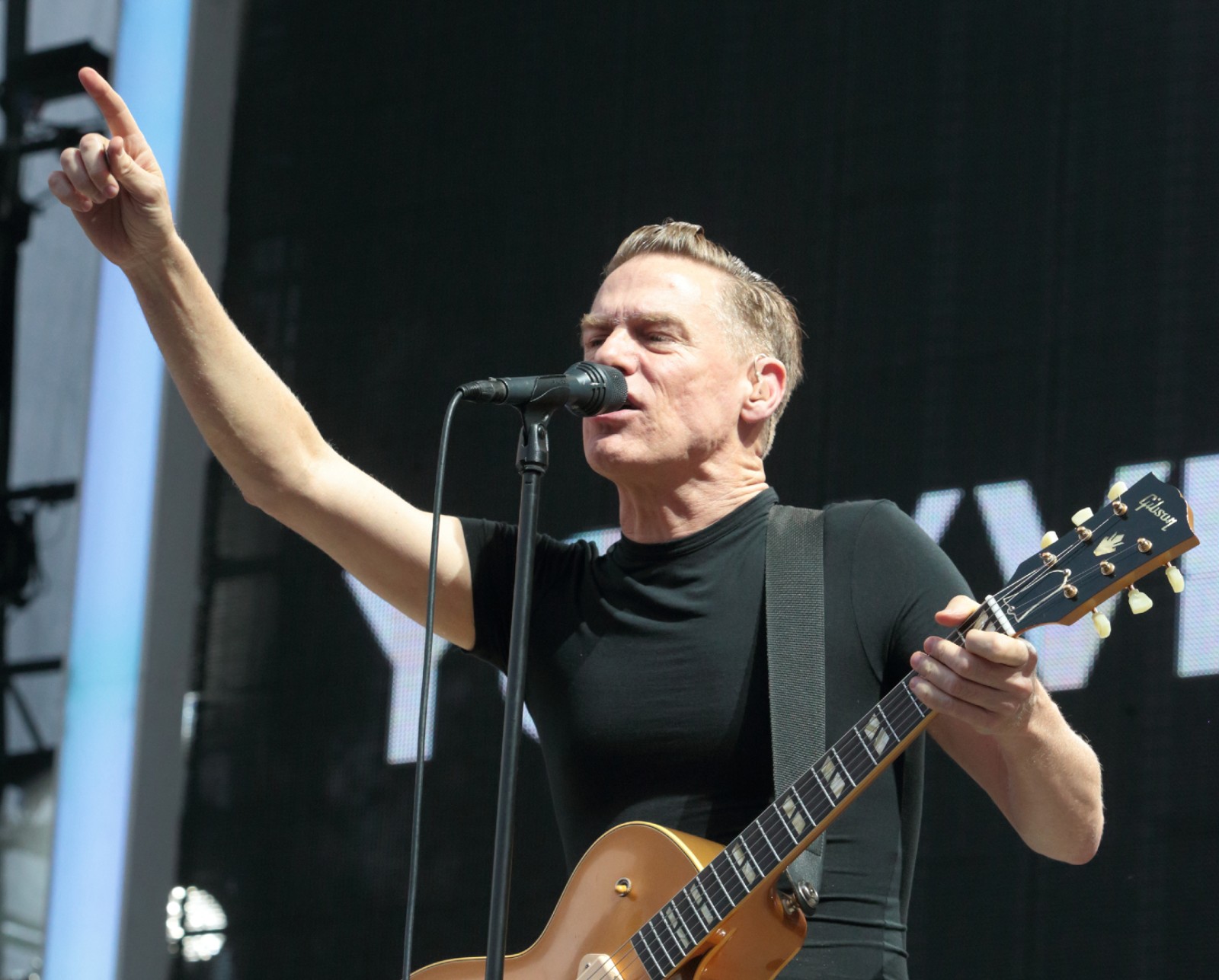 O Bryan Adams