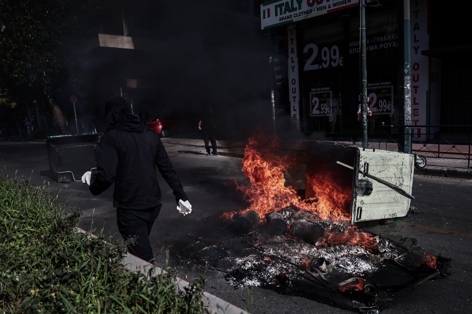 Επεισόδια έξω από την ΑΣΟΕΕ