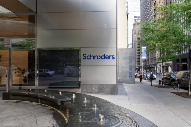 Schroders: Συνταξιοδότηση του CEO Peter Harrison το 2025