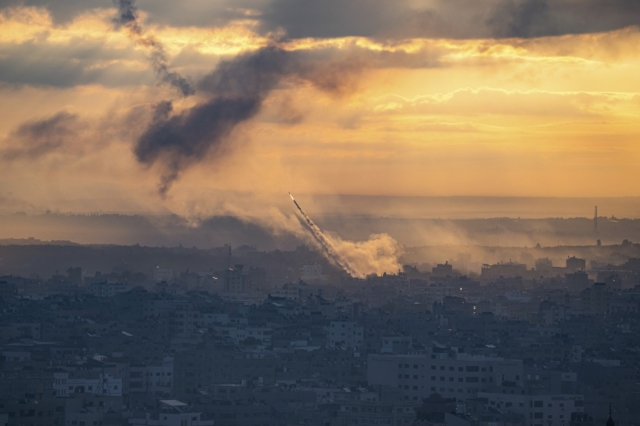 Ανάφλεξη στη Μέση Ανατολή μετά την επίθεση της παλαιστινιακής ισλαμιστικής οργάνωσης Χαμάς στο Ισραήλ