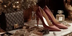 Sequins, Feathers & Bold Silhouettes: Τι να φορέσεις τη γιορτινή σεζόν