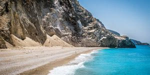10 ήσυχα ελληνικά νησιά για όσους θέλουν να αποφύγουν τον υπερτουρισμό το καλοκαίρι