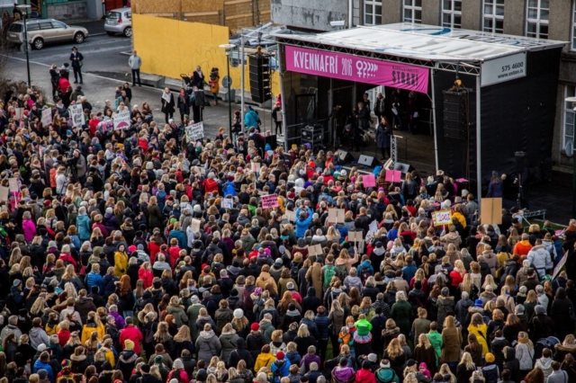 Ισλανδία: Σε εξέλιξη η ιστορική απεργία των γυναικών -“Εσείς το λέτε αυτό ισότητα;”