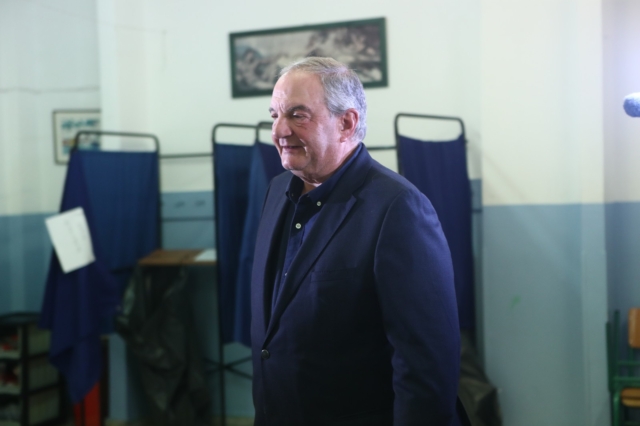Άσκηση εκλογικού δικαιώματος από τον πρώην Πρωθυπουργό και Πρόεδρο της Νέας Δημοκρατίας Κώστα Καραμανλή στην Θεσσαλονίκη