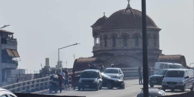 Κίνηση στους δρόμους: Καραμπόλα επτά οχημάτων στον Κηφισό – Ουρές χιλιομέτρων