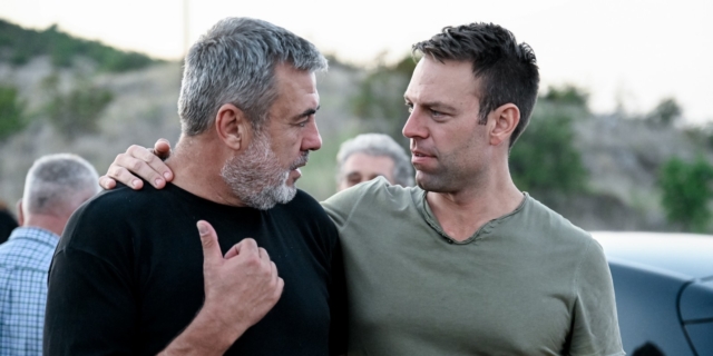 ΝΔ κατά Κασσελάκη: Χυδαίο και προσβλητικό show – Να αποφεύγει τα σπίτια συγγενών βουλευτών του