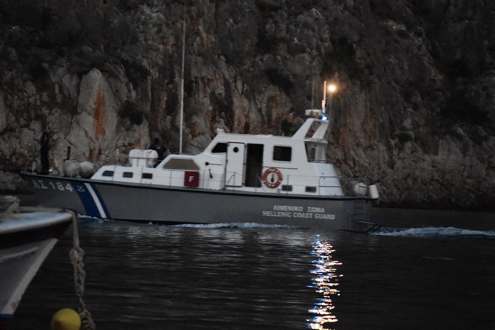 Σκιάθος: Πλοίο προσέκρουσε σε θαλάσσιο ταξί – Ταλαιπωρία για 68 επιβάτες