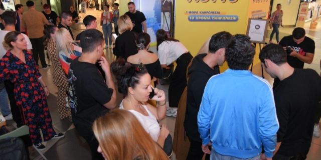 Talk of the town το 360ᵒ video booth στο εμπορικό κέντρο River West