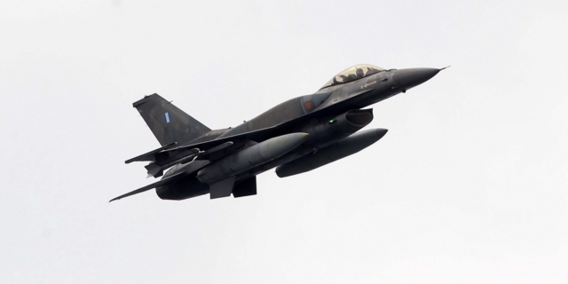 Μαχητικό F-16 στον ουρανό της Θεσσαλονίκης (φωτογραφία αρχείου)