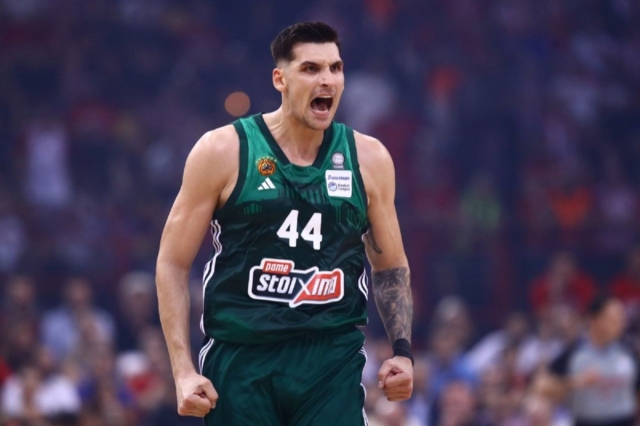 Ολυμπιακός – Παναθηναϊκός 54-66: Μυθικός Μήτογλου στο ΣΕΦ για τη μεγάλη πράσινη επιστροφή