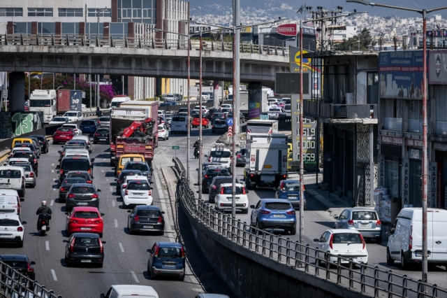 Κίνηση στους δρόμους: Στο “κόκκινο” Κηφισός και Αττική Οδός – LIVE ΧΑΡΤΗΣ