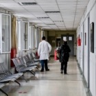 Γιατρός σε δημόσια δομή υγείας