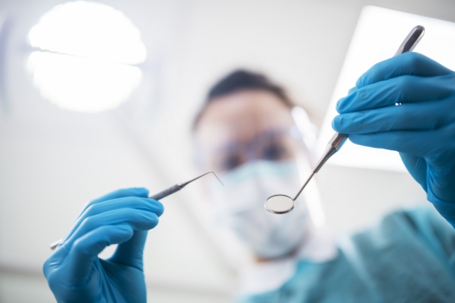 Ηλιούπολη: Έρευνα και για απάτη σε βάρος του “μαϊμού” οδοντίατρου
