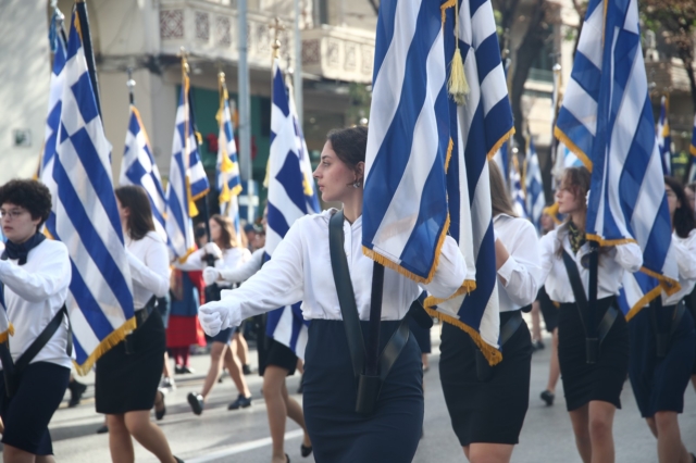 28η Οκτωβρίου: Ποιοι δρόμοι θα παραμείνουν κλειστοί σε Αθήνα και Πειραιά