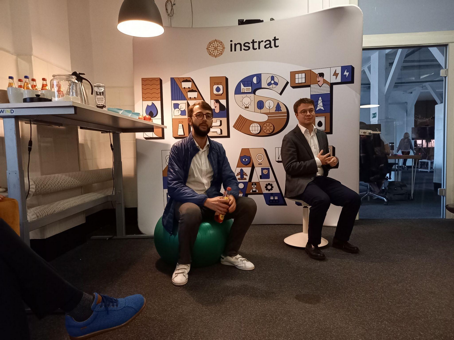 Michał Hetmański (αριστερά) και Michał Smoleń, Instrat Foundation