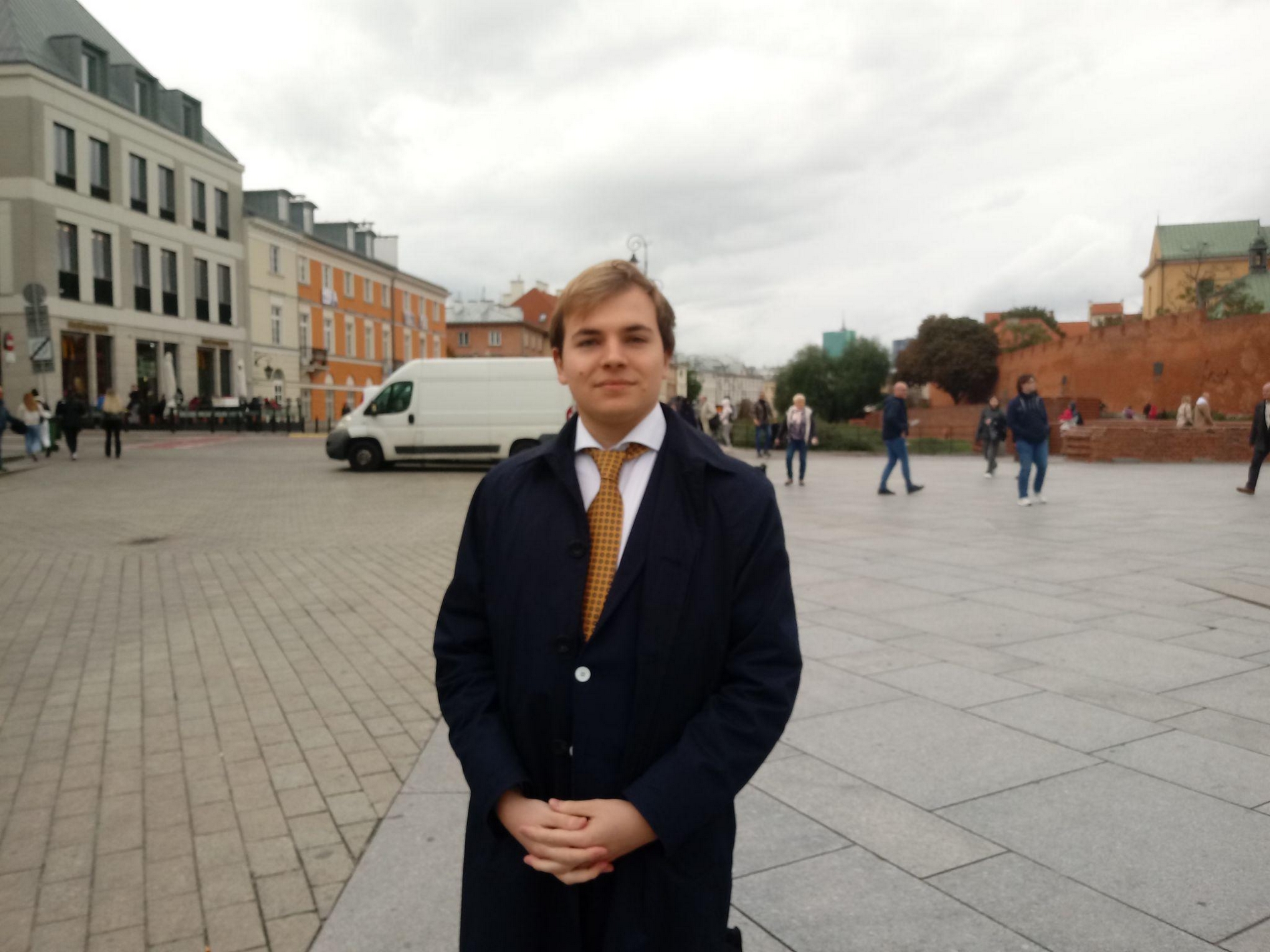 Ο 20χρονος φοιτητής Ξαβιέρι στη συγκέντρωση του κόμματος Κονφεντεράτσια στην Παλιά Πόλη της Βαρσοβίας