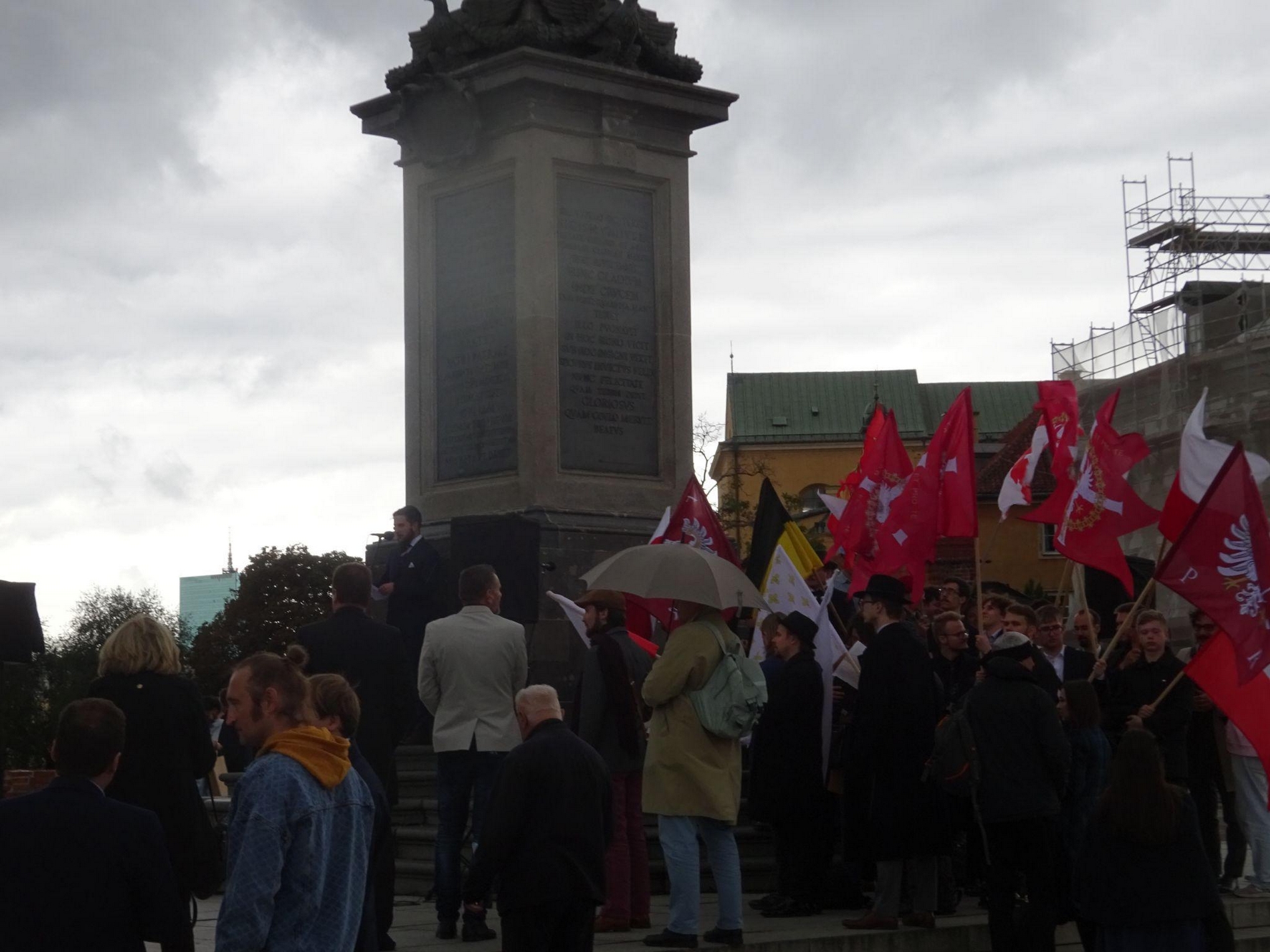 Συγκέντρωση οπαδών της Κονφεντεράτσια στην Παλιά Πόλη της Βαρσοβίας
