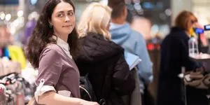 Τι αποκαλύπτει η ψυχολογία όταν αφήνετε κάποιον να περάσει μπροστά σας στο ταμείο