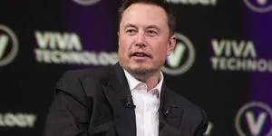 Δεν θα μαντέψετε ούτε σε 100 χρόνια τι δουλειά κάνει στον ελεύθερο χρόνο του ο δικηγόρος του Έλον Μασκ