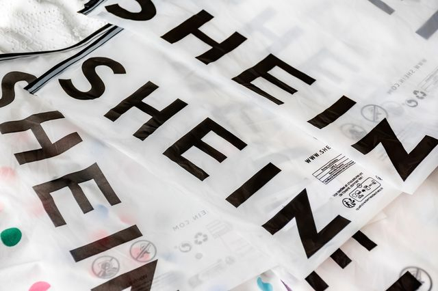 Γαλλία: Η Shein θα εφαρμόσει μέτρα επαλήθευσης της ηλικίας των πελατών της