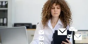 «Email Apnea»: Τα emails στη δουλειά μας κάνουν να ξεχνάμε να αναπνέουμε