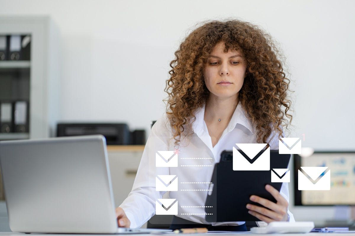 «Email Apnea»: Τα emails στη δουλειά μας κάνουν να ξεχνάμε να αναπνέουμε