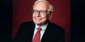 «Σκεφτείτε τι θέλετε να γράφει η νεκρολογία σας»: Το πιο δυνατό μάθημα ζωής του Γουόρεν Μπάφετ στα 95 του