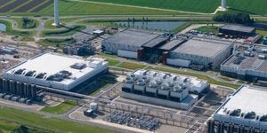 Γιατί η Meta χτίζει «κοτέτσια» αντί για data centers στον αγώνα της AI