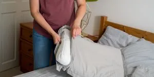 «Έξυπνη» μαξιλαροθήκη με δονήσεις ειδοποιεί κωφούς χρήστες για κινδύνους στον ύπνο