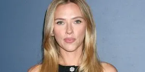 Η Σκάρλετ Γιόχανσον γυρίζει την πλάτη στα luxury brands και έφτιαξε το δικό της skincare