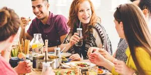 Η Gen Z επαναφέρει το πιο διχαστικό trend των 2010s