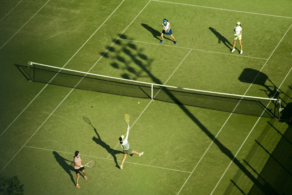 O N. Βαρδινογιάννης μπαίνει στα courts με το Tennis Gardens