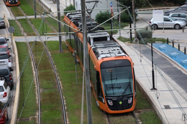 Γλυφάδα: Σύγκρουση μηχανής με τραμ