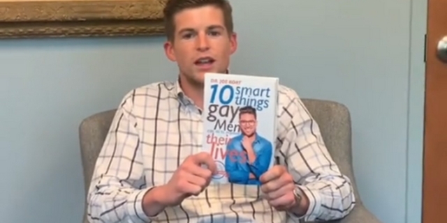 Το βιβλίο που πρότεινε μέσω του TikTok ο σύζυγος του Στέφανου Κασσελάκη, Τάιλερ ΜακΜπεθ