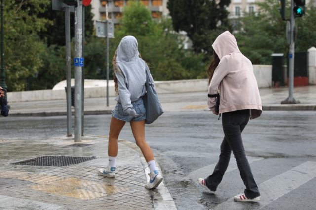 Βροχερός καιρός και μικρή πτώση της θερμοκρασίας την Τετάρτη